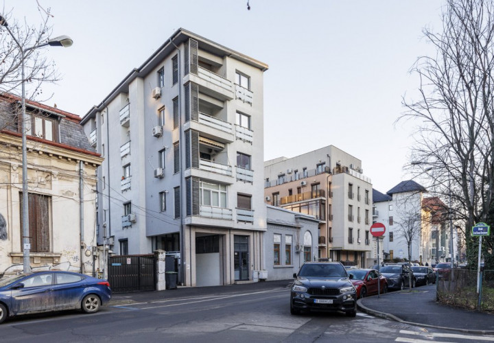 De vânzare apartament tip DUPLEX strada Polonă imobil nou-garaj-boxă