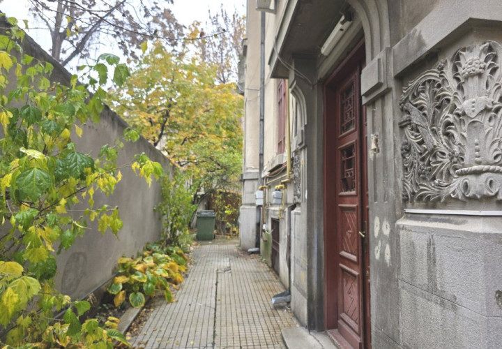 Apartament in Vila, 5 camere,  Alexandru Philippide 4, de renovat